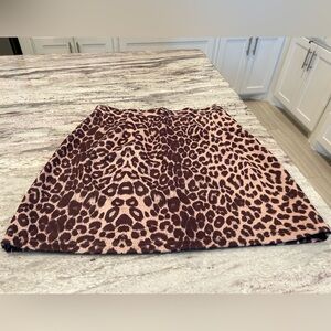 Lyaner faux suede size Medium ~ NWT